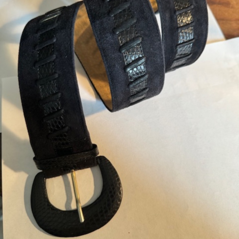 Bottega Veneta belt size 34”